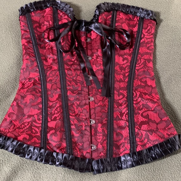 New sexy bustier w/ matching thong.  Approx. 12 in. w/ long ribbon for expansion - Picture 2 of 9